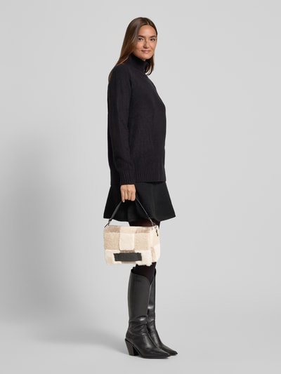 BOGNER Shoulder Bag mit Logo-Prägung Modell 'Hochalp' Sand 1