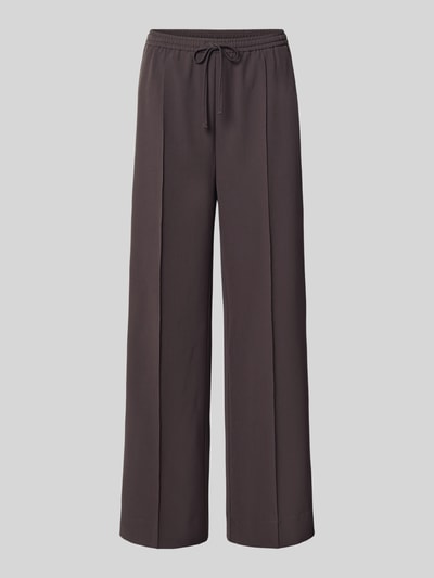 Produktfoto, Wide Fit Sweatpants mit Viskose-Anteil von MYON in Dunkelbraun, Zierfalten, elastischer Bund mit Tunnelzug, glatte Struktur