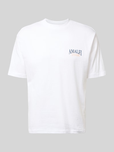 Produktfoto, weißes T-Shirt aus Baumwolle mit rundem Halsausschnitt und Print, relaxed Fit, Rückenlänge 62 cm, T-Shirt aus Baumwolle mit rückseitigem Print von MCNEAL