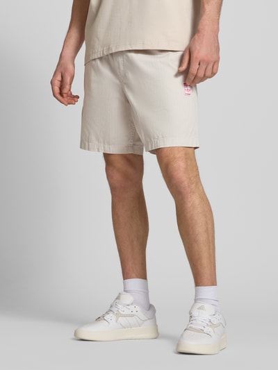 adidas Originals Shorts mit elastischem Bund Modell 'WORKWEAR' Beige 4