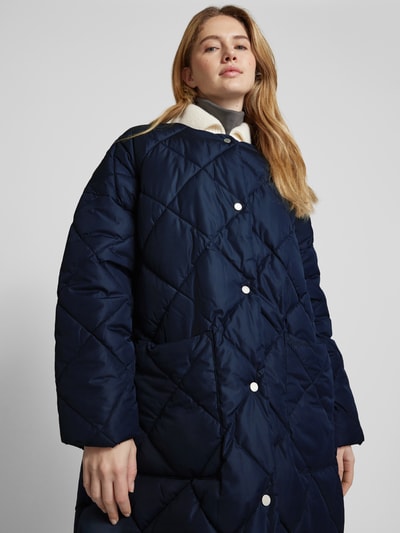 Barbour Steppmantel mit Label-Stitching Modell 'Brigitte' Marine 3