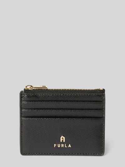 Produktfoto, Card Case mit Label-Detail Modell 'CAMELIA' von FURLA in Schwarz mit goldfarbenem Reißverschluss, glatte und strukturierte Textur, Damen Card Case mit Hauptfach und Einsteckfächern.