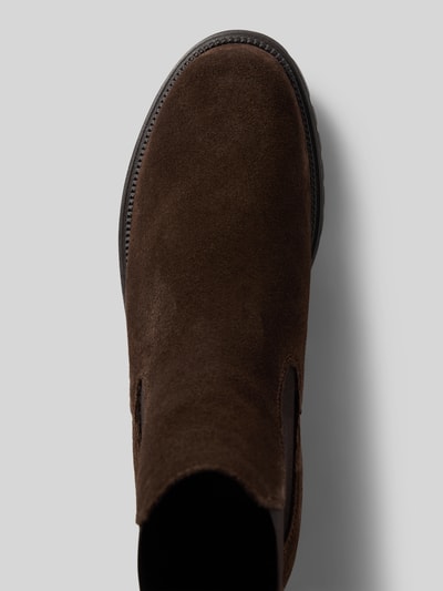Produktfoto, Chelseas aus echtem Rindsleder von Tamaris, braunes Wildleder, runde Form, sichtbare feine Struktur, Damen Chelseas von Tamaris