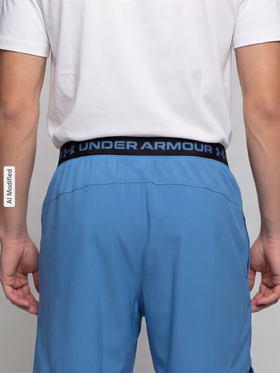 Under Armour Regular Fit Sportshorts mit Logo-Print Rauchblau 3
