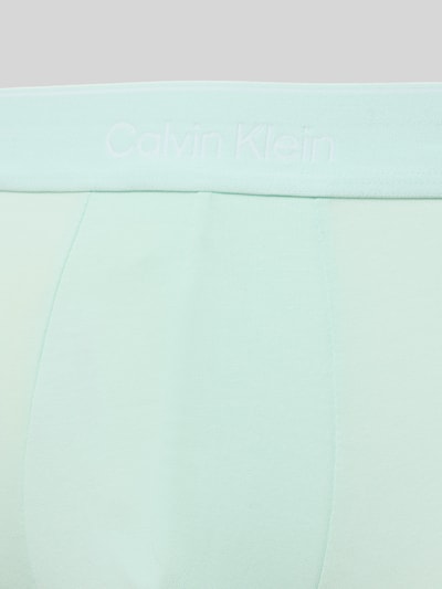 Produktfoto, Trunks aus Baumwoll-Mix im 3er-Pack von Calvin Klein Underwear, elastischer Logo-Bund, glatte Struktur, hellgrüne Farbe.