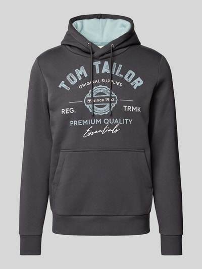 Tom Tailor Bluza o kroju regular fit z mieszanki bawełny z kapturem i nadrukiem z logo Średnioszary 2