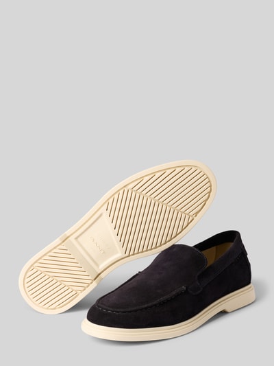 Produktfoto, Loafers aus Leder Modell 'Boery' von Gant in Dunkelblau mit Abgerundete-Spitze, Schlupfform, Gummisohle, Absatzhöhe 3 cm, Schafthöhe 7 cm, Schaftweite 5 cm, Echtleder-Struktur auf hellem Hintergrund