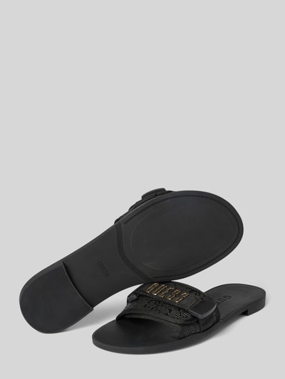 Produktfoto, czarne Sandalette mit Klettverschluss Modell 'ELYZE3' od Guess, zaokrąglony czubek, zakładana przez głowę, wysokość obcasa: 2 cm, rozmiar 40