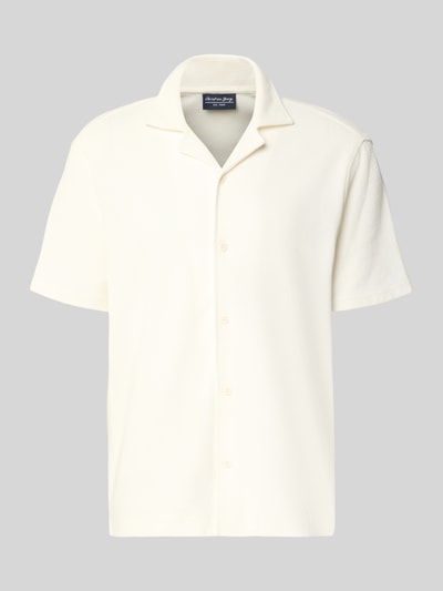 Produktfoto, Modern Fit Freizeithemd mit Reverskragen von Christian Berg Men aus Reiner Bio-Baumwolle in Creme mit Knopfleiste, strukturierte Oberfläche