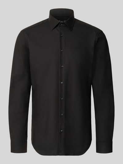 Produktfoto, Regular Fit Business-Hemd mit Kentkragen von Christian Berg Men, schwarzer Baumwoll-Mix mit Stretch-Anteil, glatte Oberfläche, abgerundeter Saum, lange Ärmel, Vorderansicht, Herrenmode.