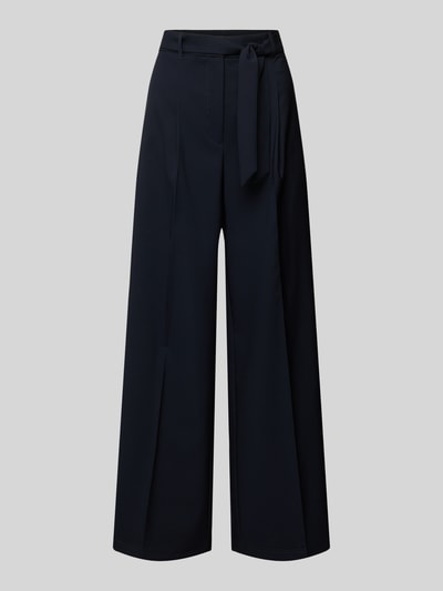 Produktfoto, Wide Leg Hose mit Bindegürtel von Betty Barclay, czarny materiał z przeszyciami, szerokie nogawki, pasek, materiał z dodatkiem stretchu, szerokość w rozmiarze 36: 38 cm, długość nogawki wewnętrznej: 78 cm