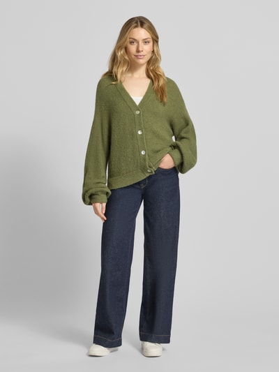 MSCH Copenhagen Strickjacke mit V-Ausschnitt Modell 'Petrinelle Hope' Oliv 1