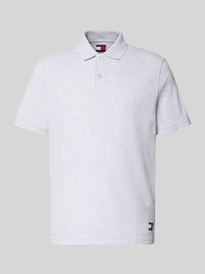 Produktfoto, Regular Fit Poloshirt aus reiner Baumwolle von Tommy Jeans in Unifarbe, kurzarm, Polokragen, Logo-Stitching, Jersey-Textur