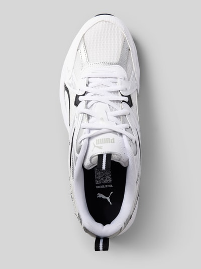 Produktfoto, Sneaker mit Label-Print Modell 'Milenio' von PUMA, überwiegend weiß mit schwarzen Details, strukturierte Oberfläche, Herren Sneaker von PUMA
