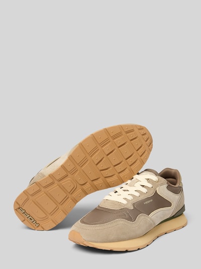 Produktfoto, Sneaker aus Leder-Mix mit Logo-Detail Modell 'City' von HOFF, abgerundete Passform, Schnürverschluss, beige und braune Töne, leicht profilierte Sohle, Absatzhöhe 2 cm, Schafthöhe 9 cm, Schaftweite 8 cm