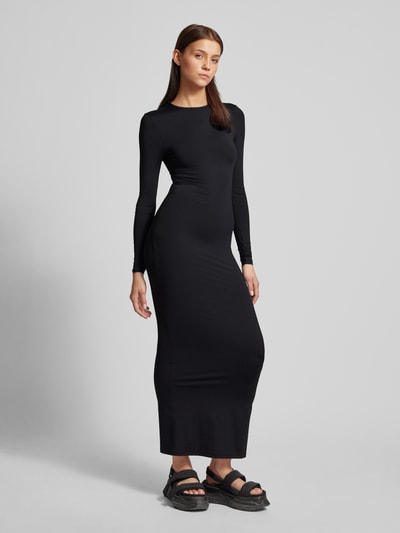 Review Maxikleid mit Rundhalsausschnitt Black 1