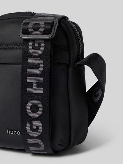Produktfoto, Rucksack mit Label-Applikation Modell 'AYDEN_MONOSTRAP' von HUGO, efekt: jednolity kolor, zamek błyskawiczny, główna przegroda, przegródka, przegródka zapinana na zamek błyskawiczny, możliwość noszenia: pasek na ramię