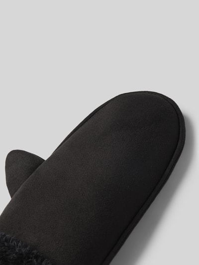 Produktfoto, Handschuhe mit Kunstfell von EEM, czarny materiał z dodatkiem elastycznym, futerko syntetyczne, damskie rękawiczki, Fäustling, zbliżenie tekstury