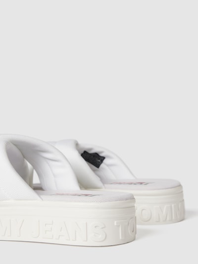 Tommy Jeans Slides mit gekreuzten Riemen Weiss 3