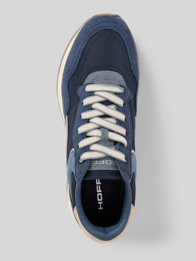 Produktfoto, Sneaker mit Logo-Prägung Modell 'City' von HOFF, odcienie niebieskiego, zaokrąglony kształt, sznurowanie, profilowana podeszwa, wysokość obcasa 3 cm, wysokość cholewki 9 cm, szerokość w rozmiarze 40: 6 cm