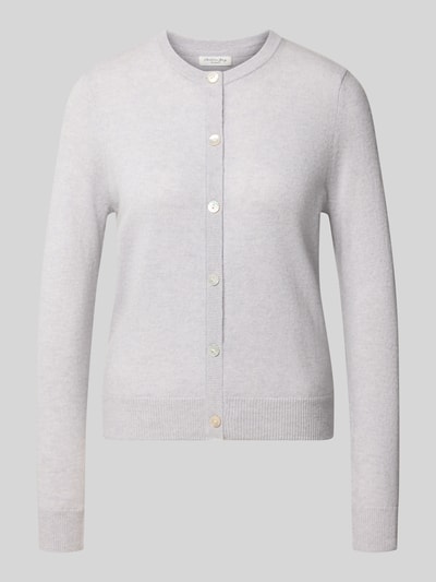 Produktfoto, Strickjacke aus reinem Kaschmir mit durchgängiger Knopfleiste von Christian Berg Woman, hellgraue Farbe, glatte Textur, regular Fit, langärmlig, gerippte Abschlüsse, gerippte Blende.