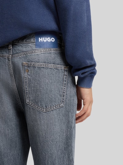 HUGO Blue Straight Fit Jeans mit Label-Patch Modell 'Jonah' Jeansblau 3