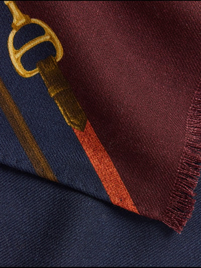 Produktfoto, Schal aus reiner Wolle von Lauren Ralph Lauren, wzór allover, naszywka z logo, czysta wełna, tekstura miękka, kolory bordowy i granatowy