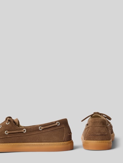 Produktfoto, Schnürschuhe aus echtem Leder von Copenhagen für Damen mit abgerundeter Form, Schnürverschluss, strukturierte Sohle, braun, Absatzhöhe 2 cm, Schafthöhe 6 cm, Schaftweite 12 cm bei Größe 40