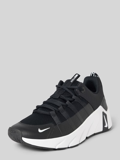 Produktfoto, Sneaker mit Label-Detail von Nike, Herren Sneaker von Nike in Schwarz mit weißen Elementen und strukturierter Sohle