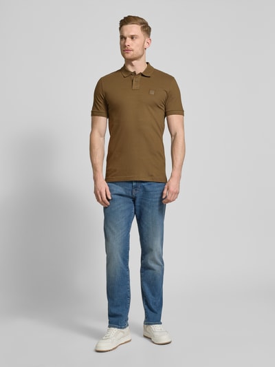 BOSS Orange Poloshirt mit Label-Detail Modell 'Passenger' Oliv 1