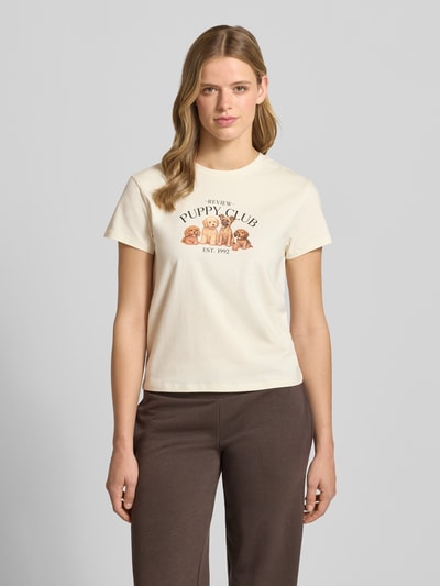 Vrouwenmodel draagt T-shirt met motiefprint en ronde hals van REVIEW, mix van katoen en elastaan, regular fit, dames, ruglengte maat S 51 cm, geheel vooraanzicht