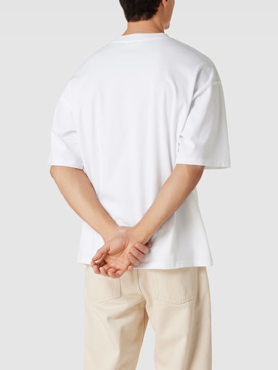 REVIEW Oversized Fit T-Shirt mit Rundhalsausschnitt Weiß 5