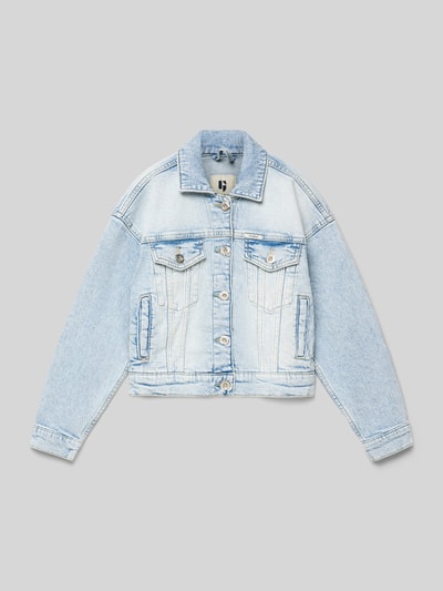 Produktfoto, Regular Fit Jeansjacke mit Umlegekragen Modell 'Emira' von Garcia in hellem Blau, sichtbare Knopfleiste und Taschen, strukturierte Baumwoll-Oberfläche, Brust- und Eingrifftaschen, Rückenlänge 43 cm, Schulterbreite 45 cm, Ärmellänge 45 cm, elastischer Baumwoll-Mix.