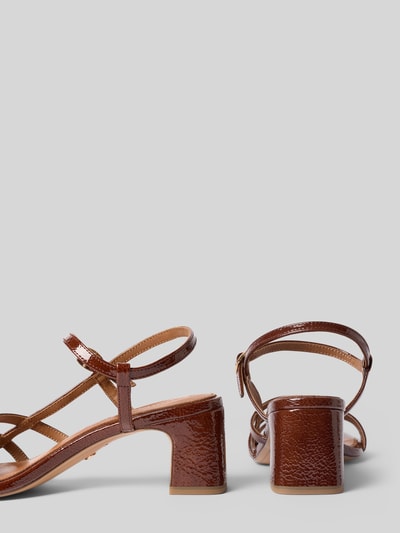 Produktfoto, Sandalette aus Leder-Textil-Mix von Tamaris in Braun, unifarben, abgerundete Schuhspitze, Blockabsatz, strukturierte Sohle, Lackleder