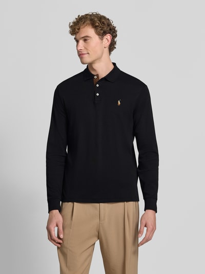 Männermodel trägt zwart slim fit poloshirt uit puur katoen van Polo Ralph Lauren, Heren poloshirt, Ganzkörperansicht van voren