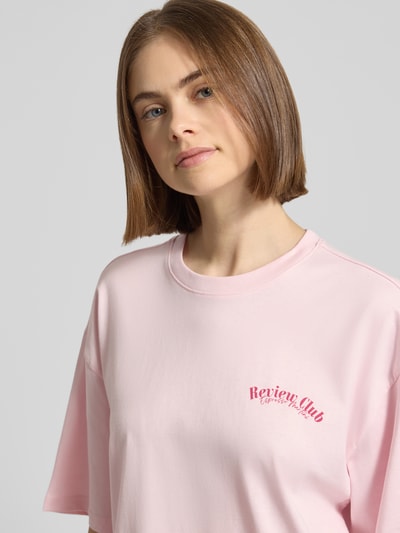 REVIEW Oversized T-shirt met statementprint Rosé - 3