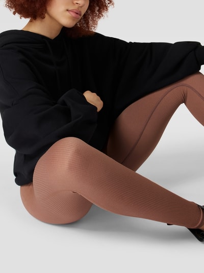 Review Leggings in Ripp-Optik Taupe 3