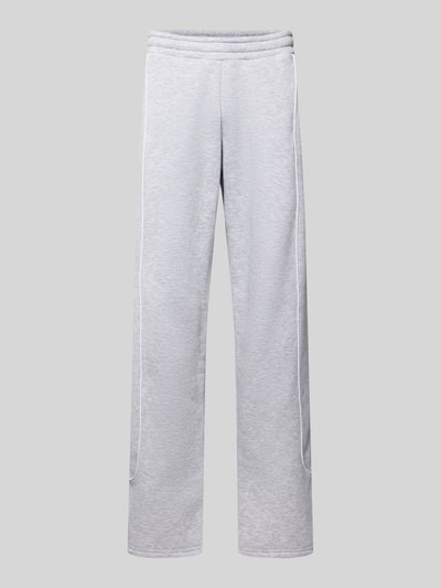 Produktfoto, Sweatpants mit elastischem Bund und Logo von REVIEW in Hellgrau, Reine Baumwolle, Relaxed-Fit, glatte Textur, Innenbeinlänge 78 cm in Größe M
