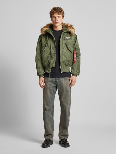 Alpha Industries Bomberka z detalem z logo Oliwkowy 1