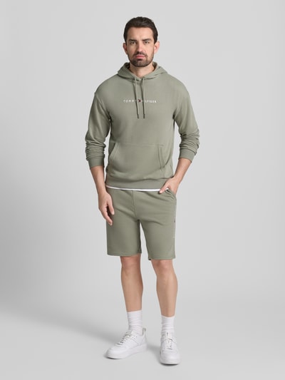Tommy Hilfiger Regular fit sweatshorts van katoenmix Kaki - 1