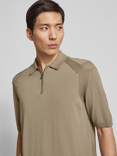 Emporio Armani Slim Fit Poloshirt mit Reißverschluss und Seiden-Anteil Taupe 3