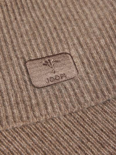 JOOP! Schal mit Label-Patch Taupe 2