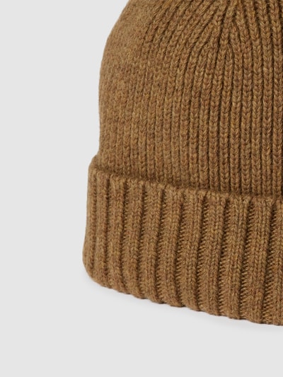 Barbour Beanie met labelpatch, model 'Carlton' Zand - 2