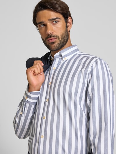OLYMP SIGNATURE SLIM FIT Slim fit vrijetijdsoverhemd met button-downkraag, model 'Sergio' Marineblauw - 3