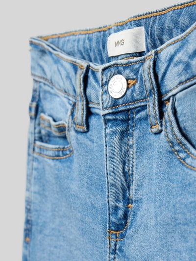 Produktfoto, Jeans mit 5-Pocket-Design von Mango in Hellblau, Baumwoll-Elasthan-Mix, Slim Fit, sichtbarer Knopf- und Reißverschluss