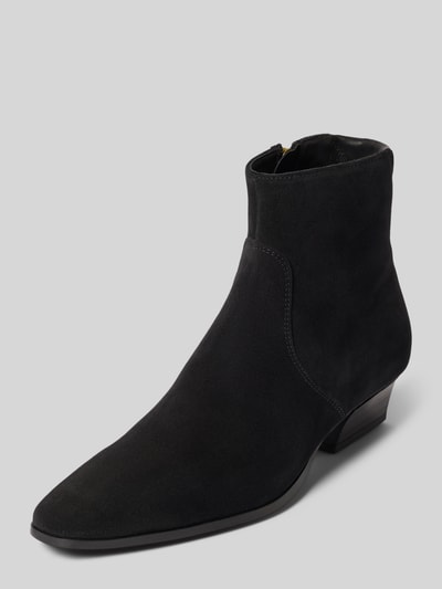 Produktfoto, schwarze Stiefeletten aus echtem Rindsleder Modell 'Bassotte' von GANT, klare Linien, samtige Textur, Damen Stiefeletten