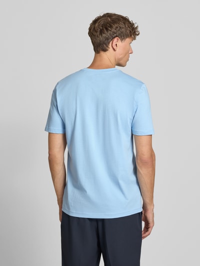 MCNEAL T-shirt w kroju regular fit z haftowanym logo Błękitno-niebieski 5