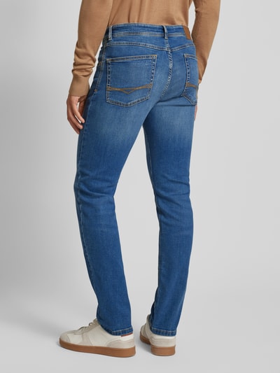 Christian Berg Men Straight Fit Jeans mit Kontrastnähten aus Bio-Baumwoll-Mix Hellblau Melange 5