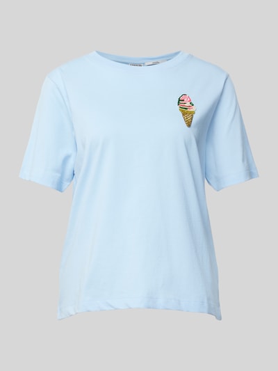 Essentiel T-Shirt mit Motiv-Patch Modell 'Hicecream' Hellblau 2