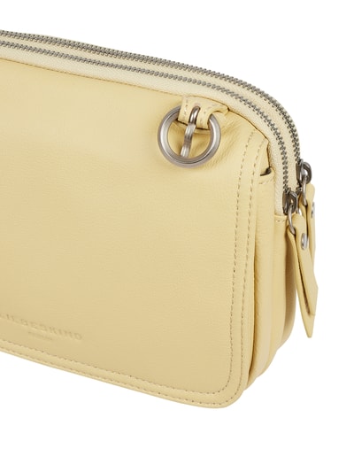 LIEBESKIND BERLIN Crossbody Bag aus Leder Modell 'Mareike' Hellgelb 2